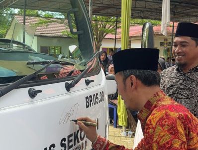 Belum Setahun di DPR RI, EP Wujudkan Aspirasi Miliki Bus Sendiri Ponpes di Singkut