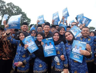 Bupati BBS Serahkan SK dan Lantik 1553 Orang PPPK