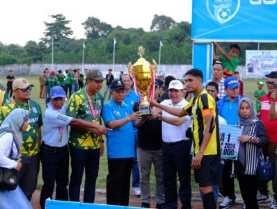 Wagub Sani Tutup Gubernur Cup 2024 Cabang Sepak Bola