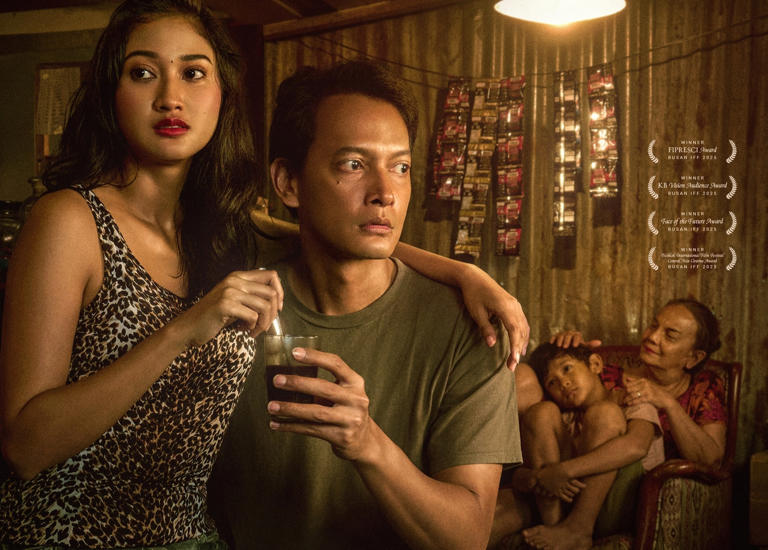 Pangku: Kemiskinan dan Beban Ganda Perempuan di Jalur Pantura